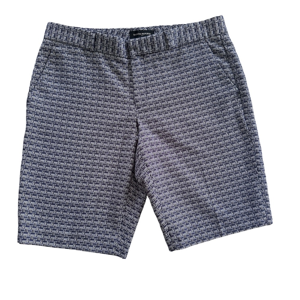 Banana Republic Stretch Poly-Cotton Bermuda Long Shorts.
Geometric, Women's sz 6